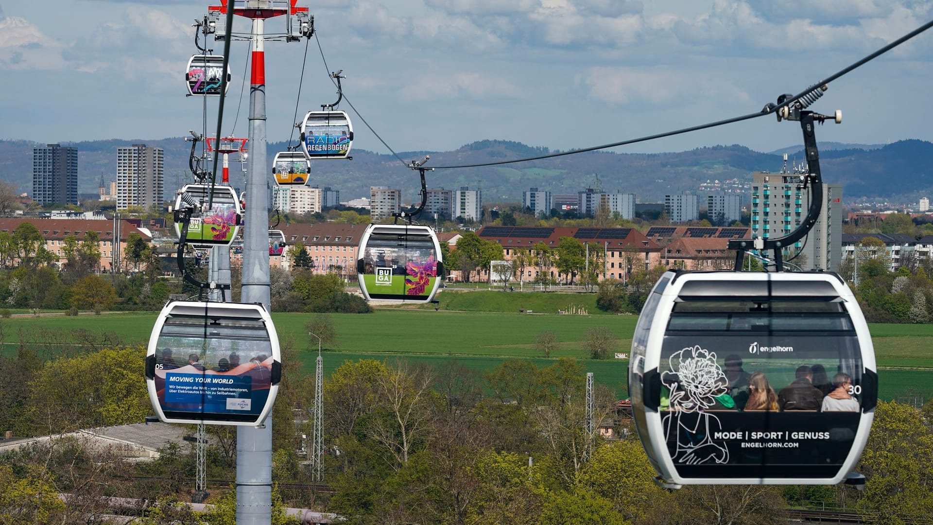 Seilbahn auf der Bundesgartenschau Mannheim Seilbahn auf der Bundesgartenschau Mannheim