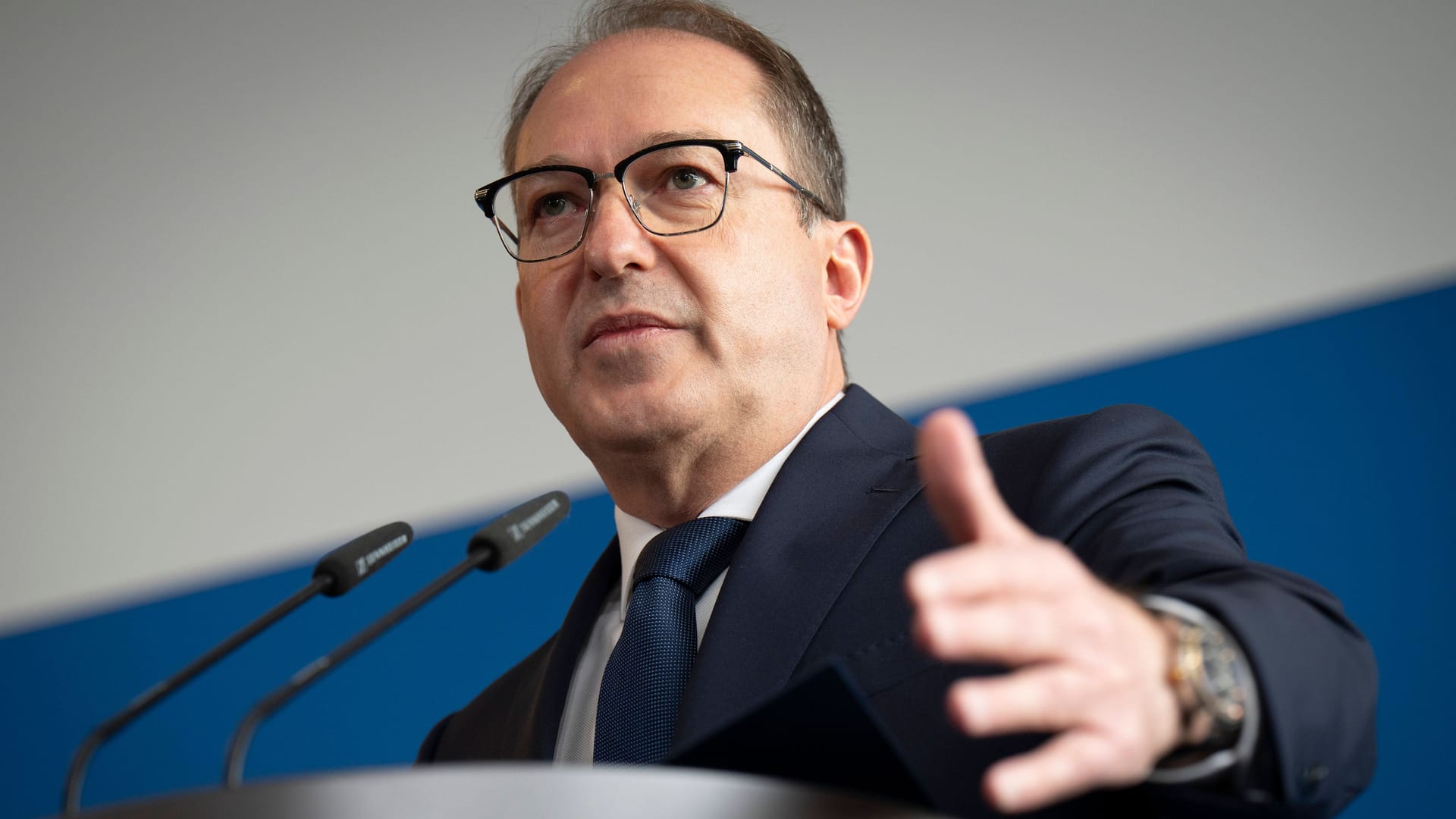 Bundesinnenminister Alexander Dobrindt: Der CSU-Politiker forderte im Jahr 2018 eine "konservative Revolution" und löste damit Empörung aus.