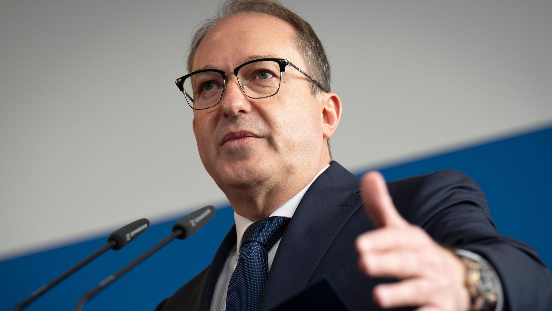 Bundesinnenminister Alexander Dobrindt: Der CSU-Politiker forderte im Jahr 2018 eine "konservative Revolution" und löste damit Empörung aus.