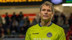 Bei Spiel in Asien: Jens Lehmann fliegt mit Rot vom Platz