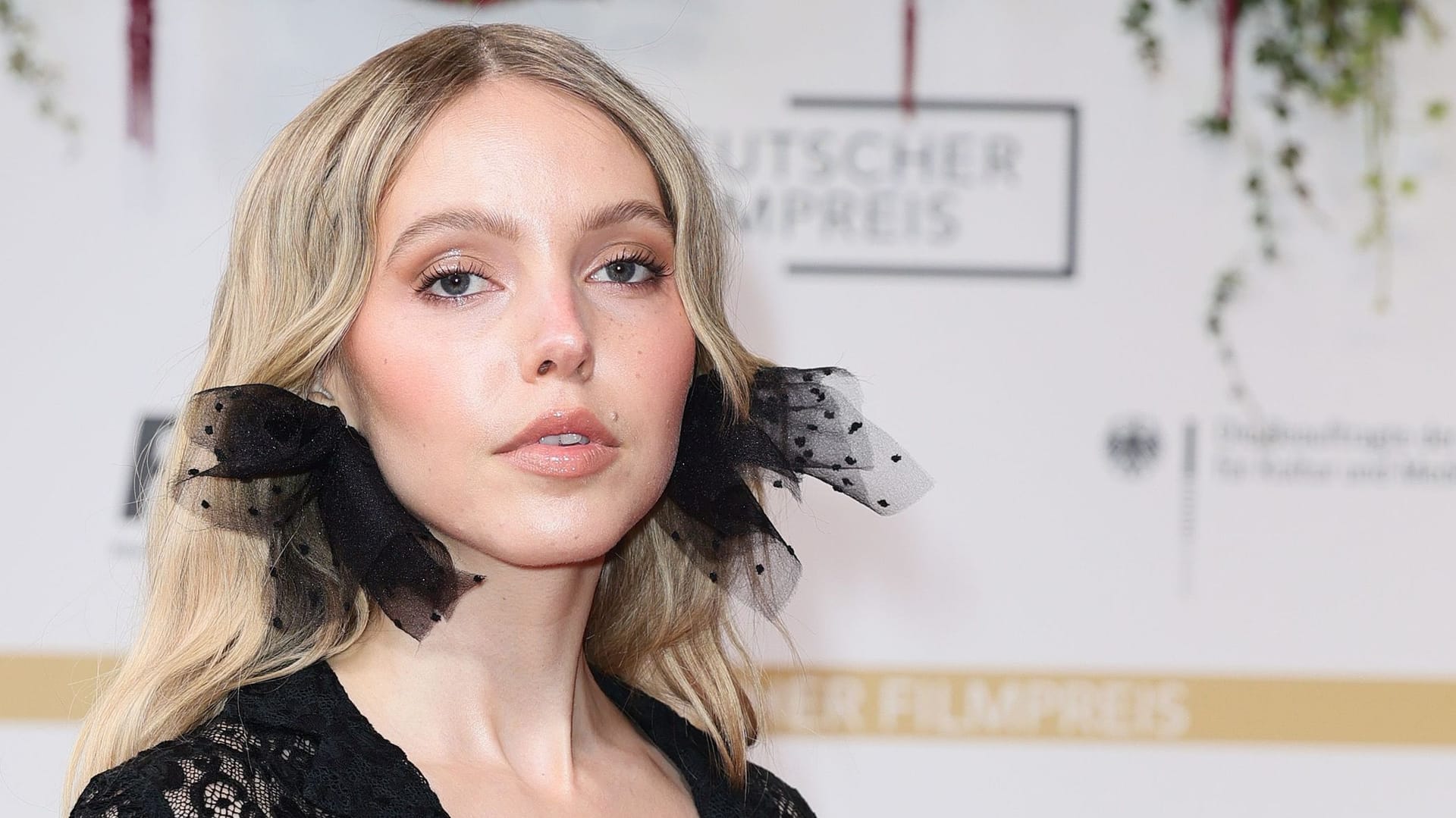 Lina Larissa Strahl: Die Schauspielerin kam zum Deutschen Filmpreis 2025.