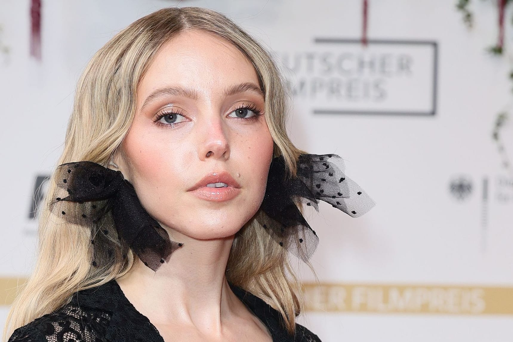 Lina Larissa Strahl: Die Schauspielerin kam zum Deutschen Filmpreis 2025.