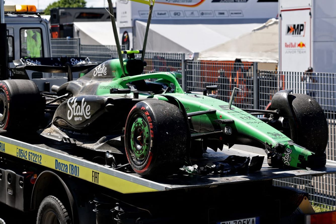 Ramponierter Sauber: Kurz vor Ende des Freien Trainings in Imola kam es zum Unfall.