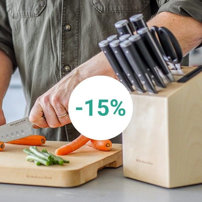 Unter 80 Euro bei Amazon: KitchenAid Messerset aus japanischem Stahl.