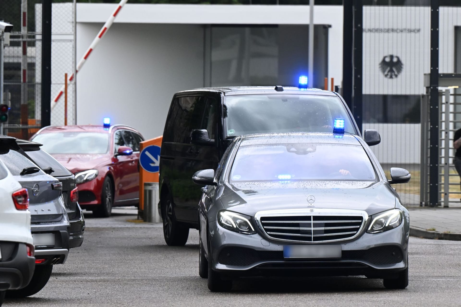 Mutmaßliche rechte Terrorzelle: Junge Männer festgenommen