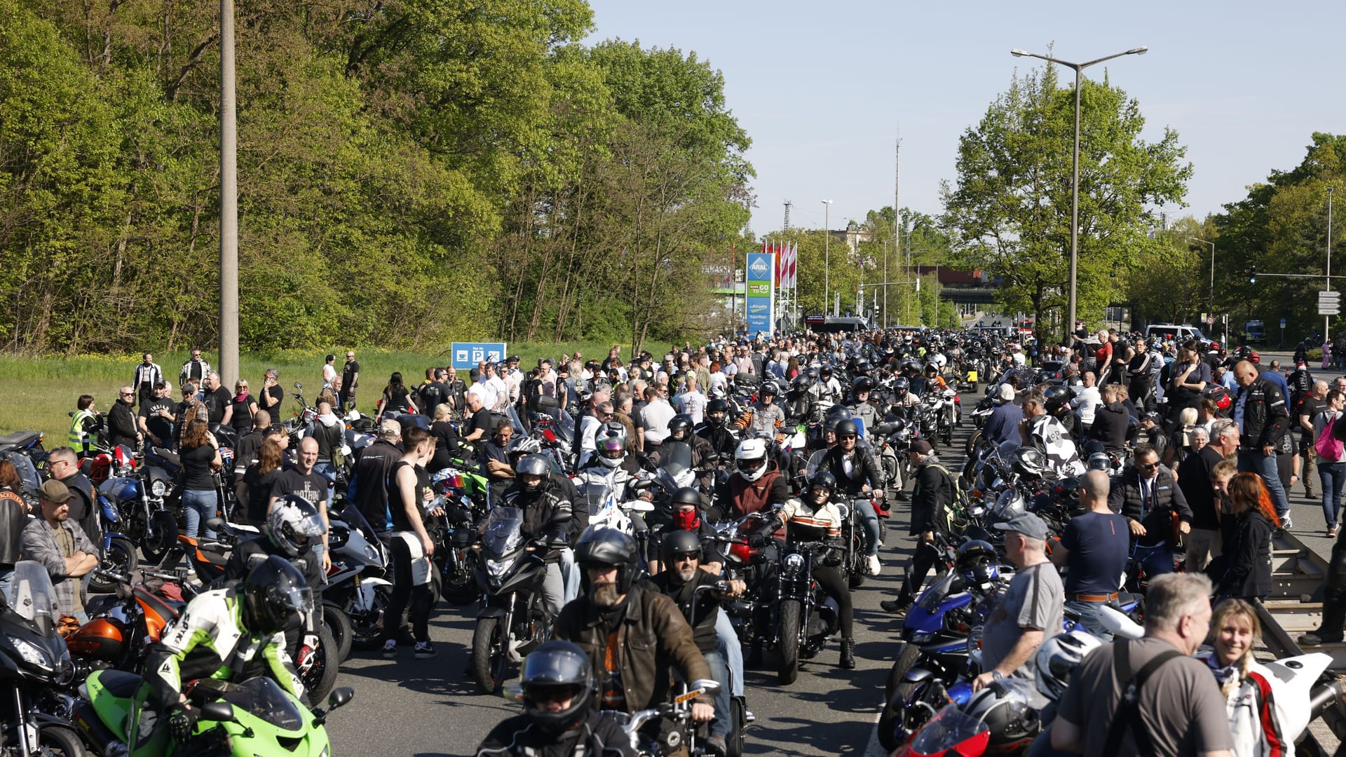 Tausende Biker sind am Donnerstag gekommen: Die Polizei geht davon aus, dass so viele angereist sind wie noch nie zuvor.