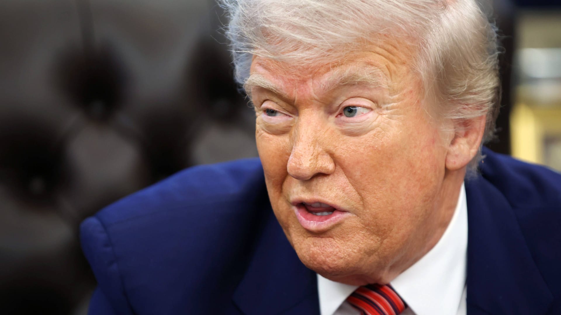 Donald Trump weist seine Kritiker zurecht. Donald Trump weist seine Kritiker zurecht.