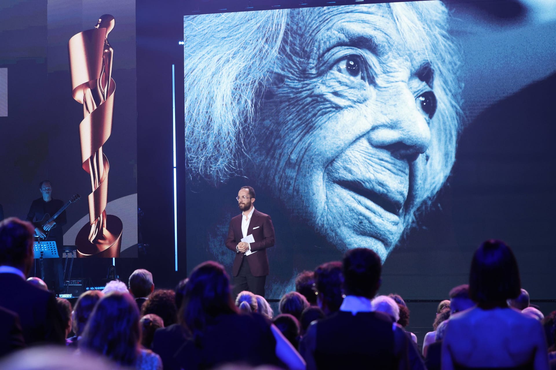 Igor Levit würdigte Margot Friedländer beim Deutschen Filmpreis 2025.
