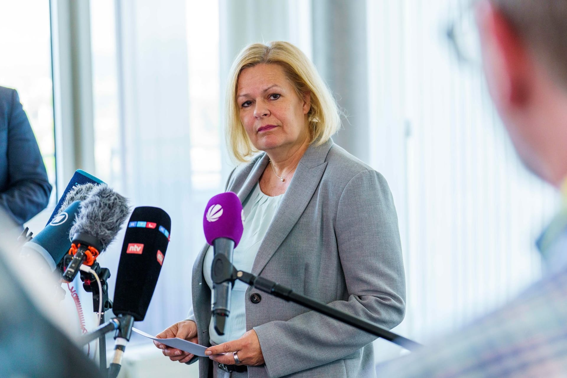 Verfassungsschutz: AfD ist gesichert rechtsextremistisch Verfassungsschutz: AfD ist gesichert rechtsextremistisch