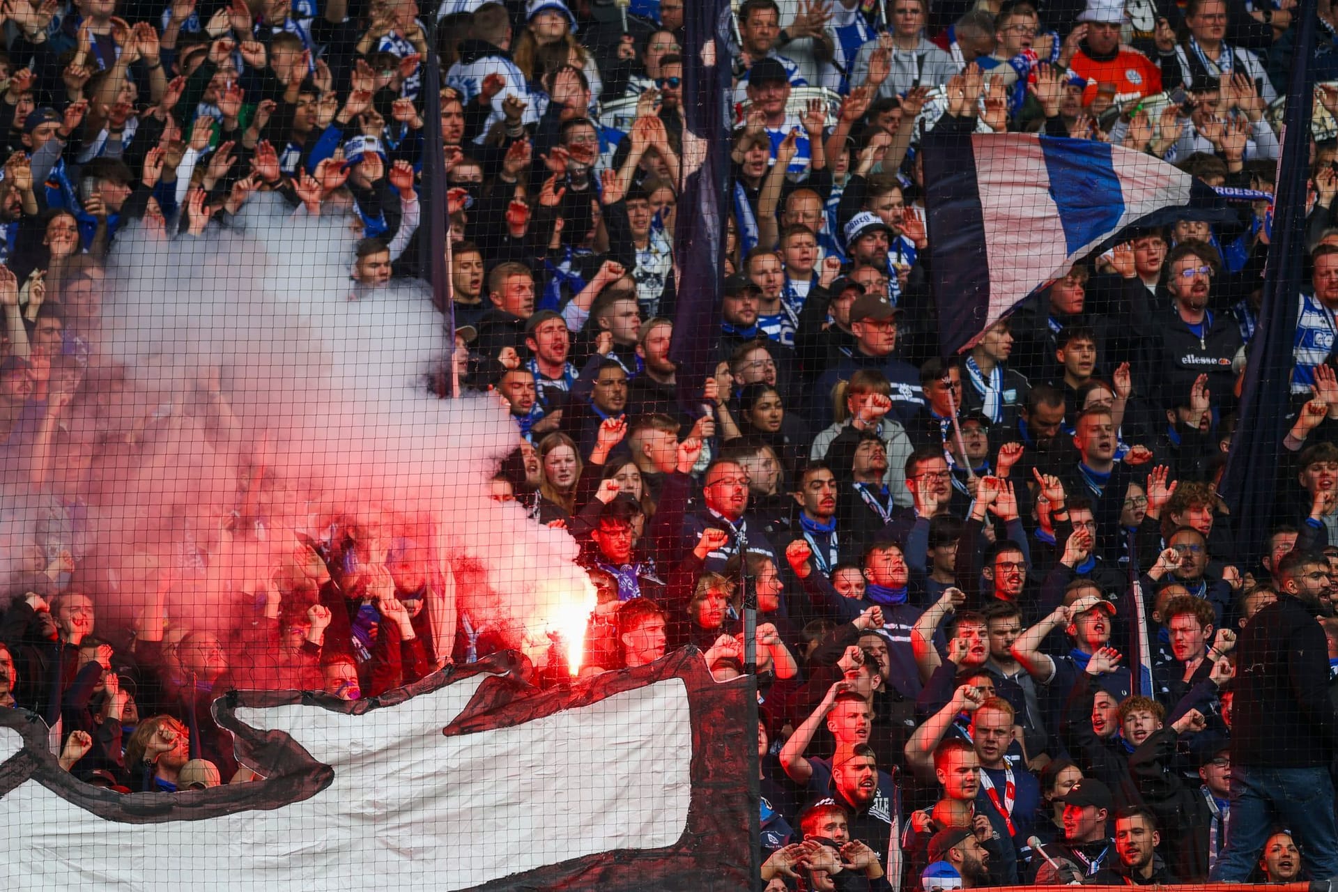 MSV Duisburg - Rot-Weiss Essen MSV Duisburg - Rot-Weiss Essen
