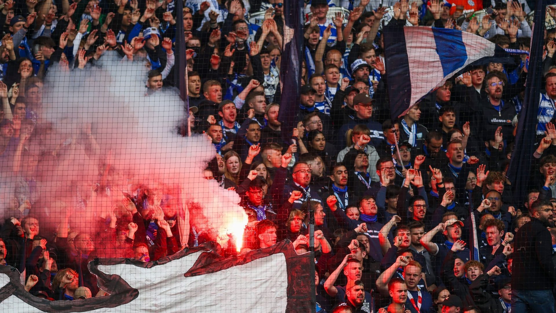 MSV Duisburg - Rot-Weiss Essen MSV Duisburg - Rot-Weiss Essen