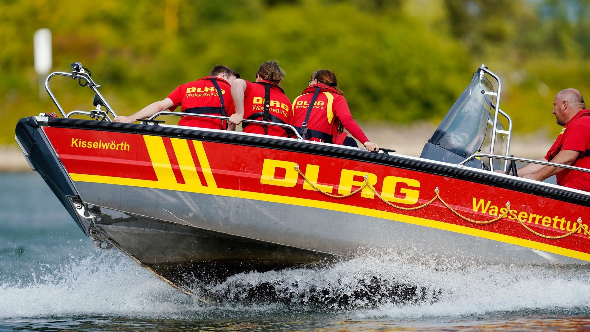 DLRG legt Zahlen zu Lebensrettungen 2024 vor DLRG legt Zahlen zu Lebensrettungen 2024 vor