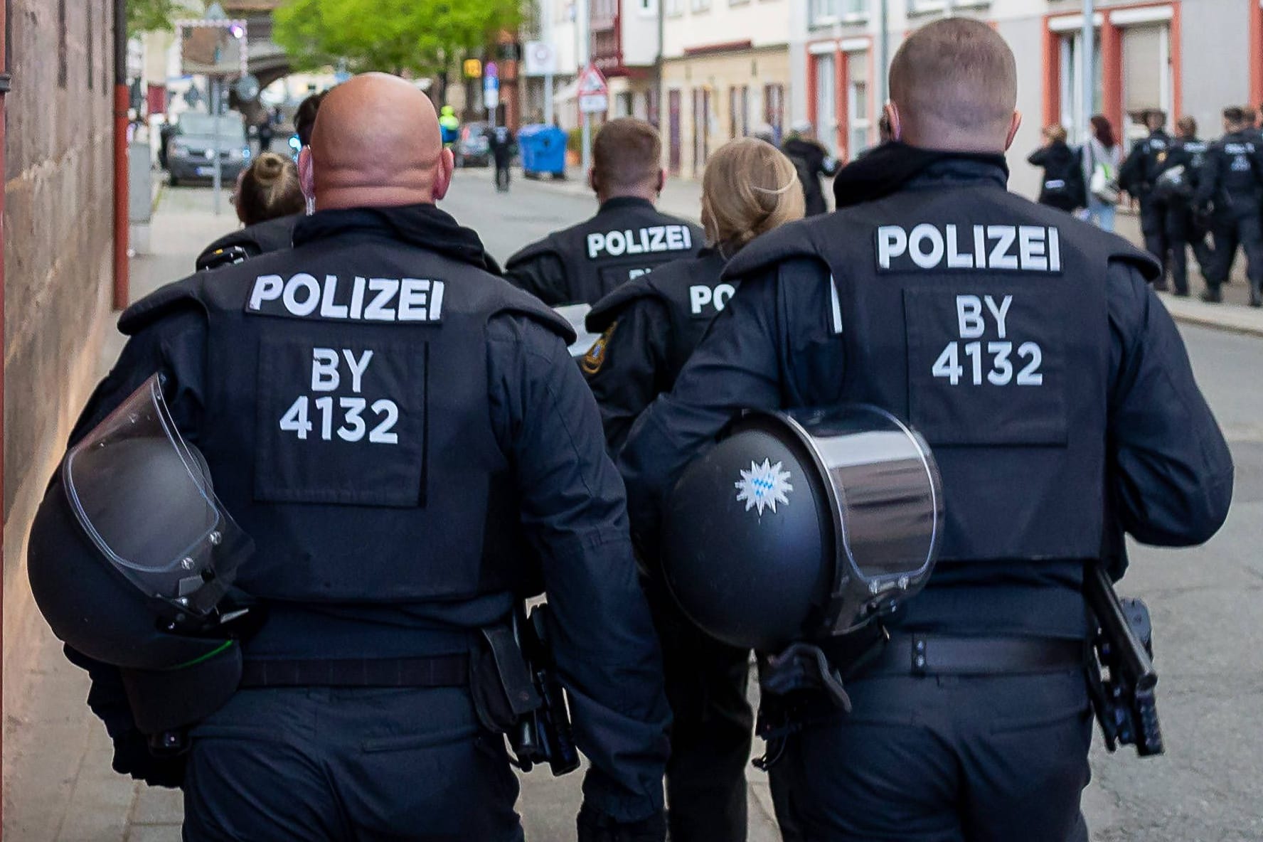 Polizeieinsatz in Nürnberg (Archivbild): Die Beamten mussten am Montagabend mehrfach eingreifen.