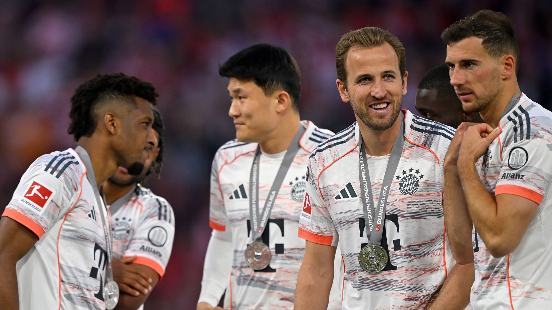 Bayern-Profis bei der Meisterfeier: Einige von ihnen könnten in der kommenden Saison schon nicht mehr Teil des Klubs sein.