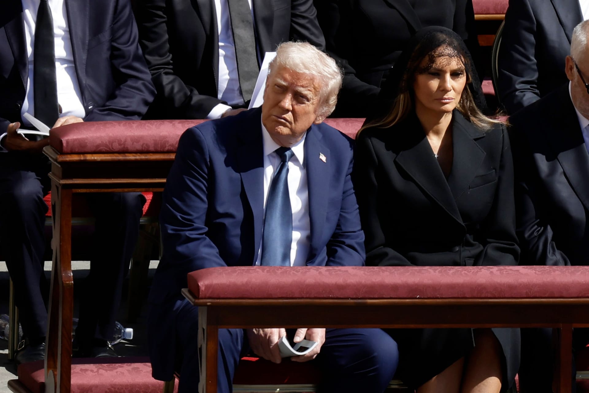 Ende April in Rom: Donald und Melania Trump bei der Beerdigung von Papst Franziskus.
