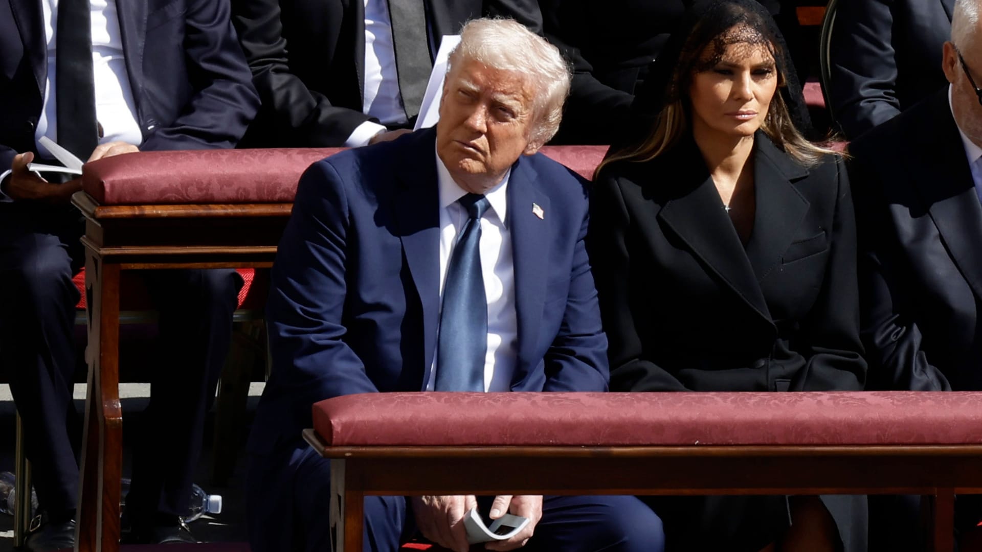 Ende April in Rom: Donald und Melania Trump bei der Beerdigung von Papst Franziskus.