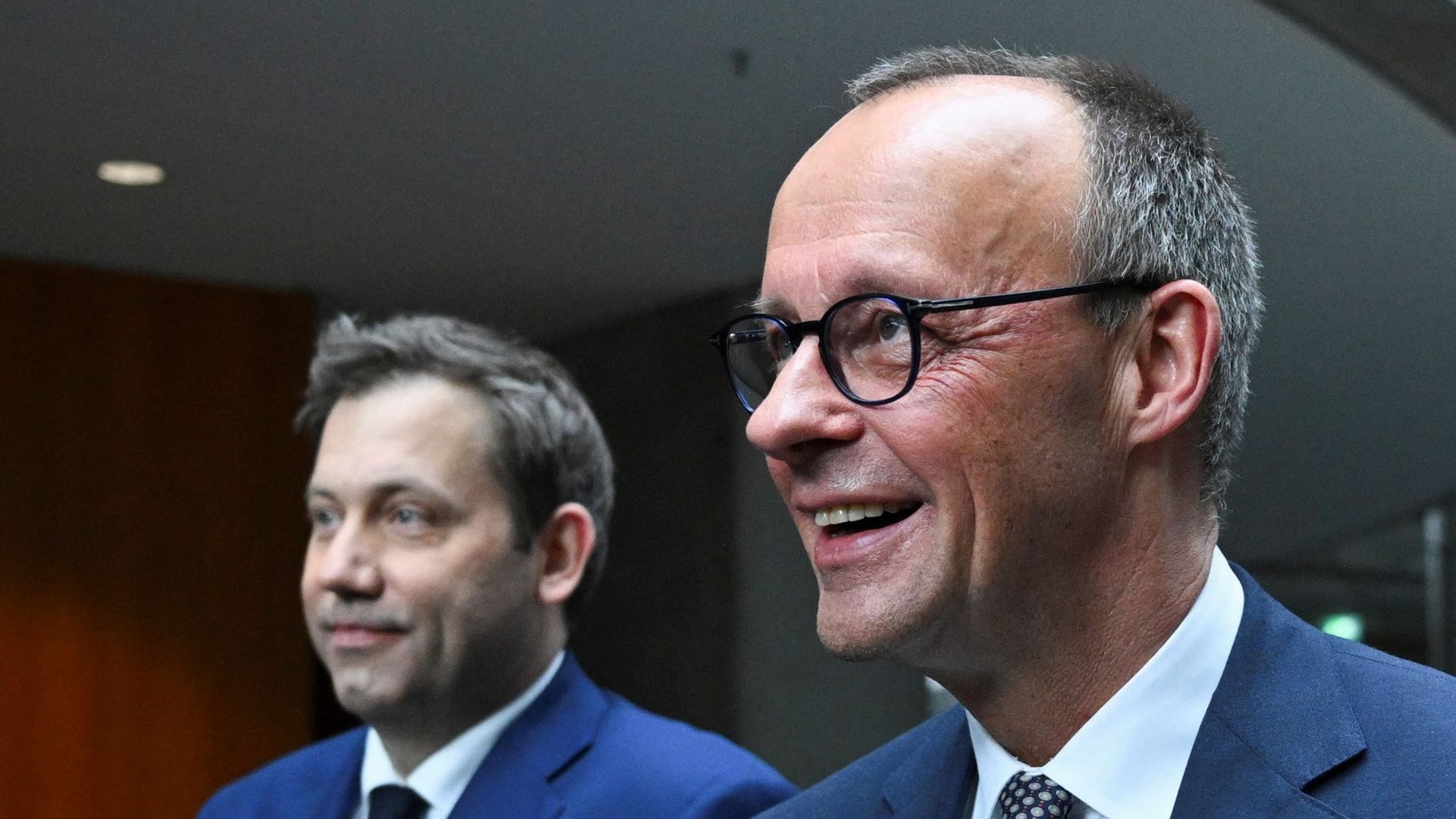 Lars Klingbeil und Friedrich Merz: Deutschland kann zur stärksten Demokratie der Welt werden, sagt Timo Lochocki.