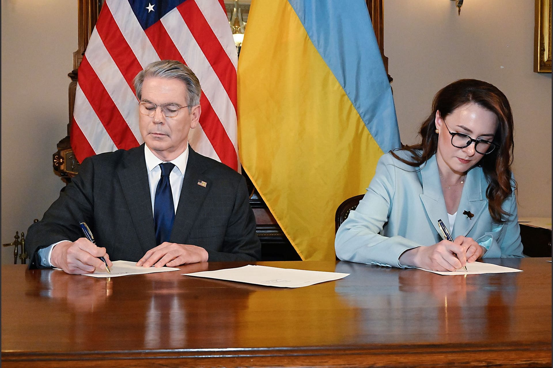 USA und Ukraine schließen Rohstoffabkommen