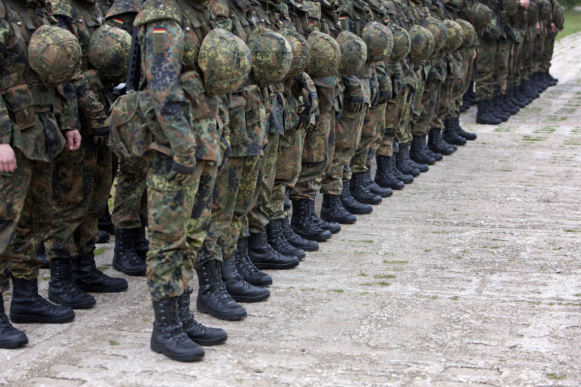 Wehrpflichtige in der allgemeinen Grundausbildung bei der Bundeswehr (Archivbild): Das Ziel der Bundeswehr sind 203.000 aktive Soldaten.
