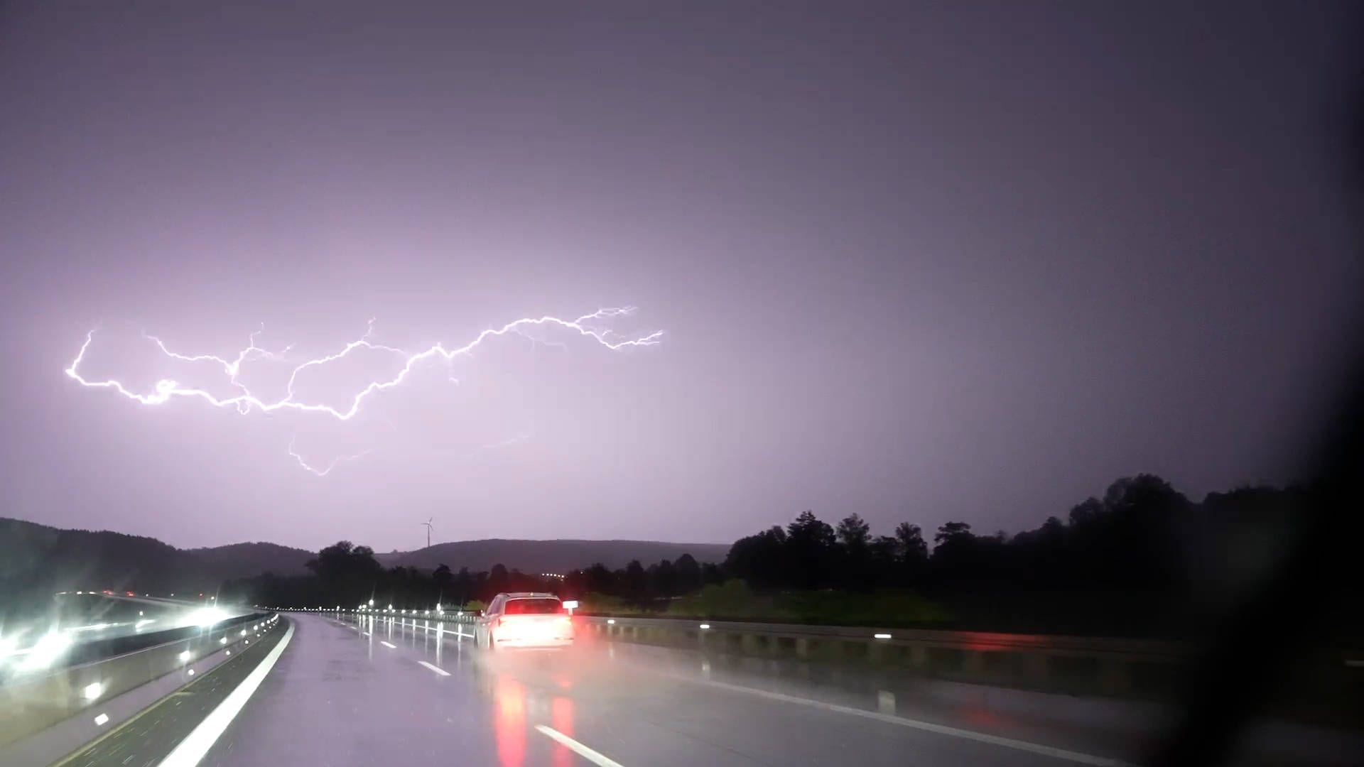 Unwetter (Archivbild): In Sachsen wird es nass und ungemütlich.