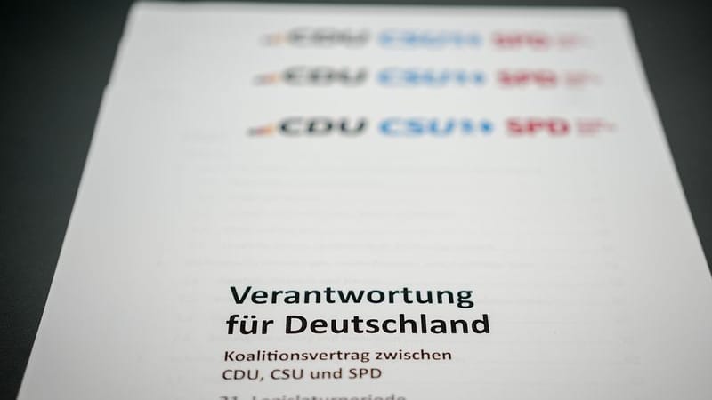 Der Koalitionsvertrag von CDU, CSU und SPD mit der Überschrift "Verantwortung für Deutschland".