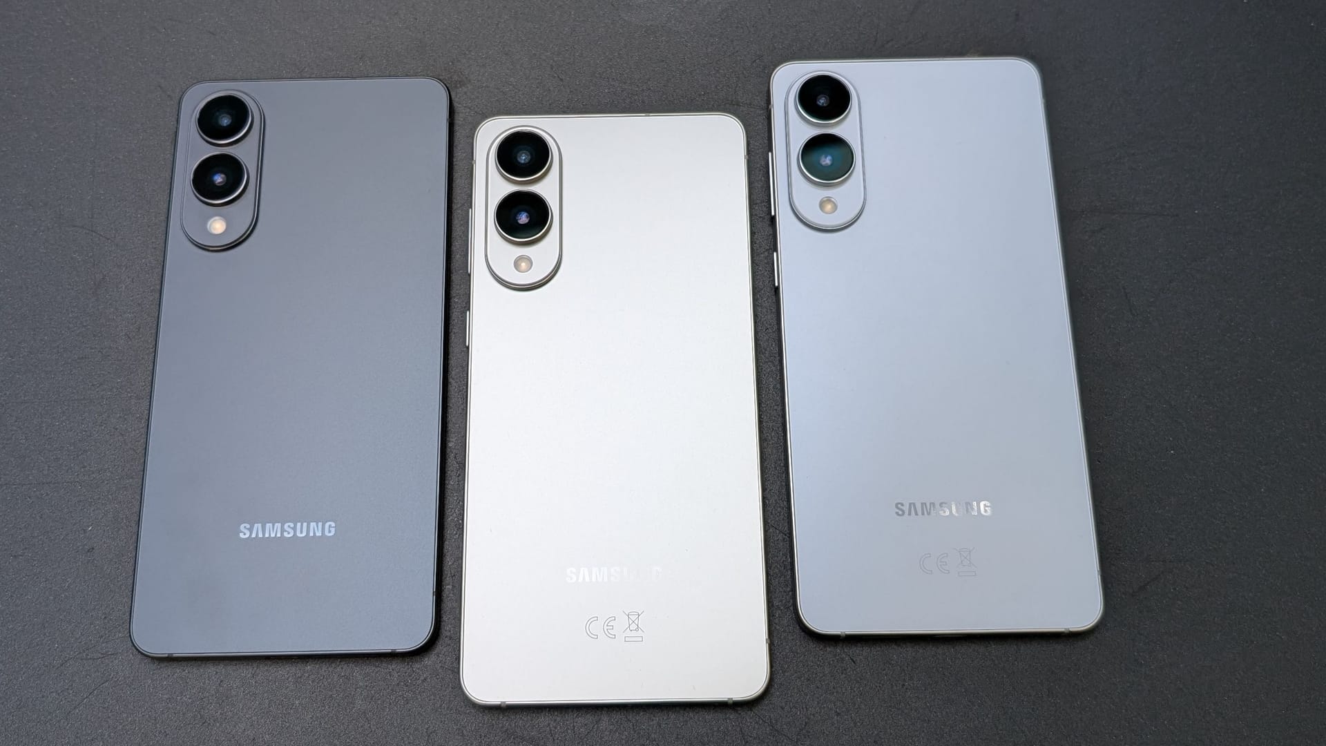 Galaxy S25 Edge: Samsungs neues Top-Smartphone ist ab dem 30. Mai in den drei Farben Titan Jetblack, Titan Silber und Titan Icyblue (v.l.n.r.) erhältlich.