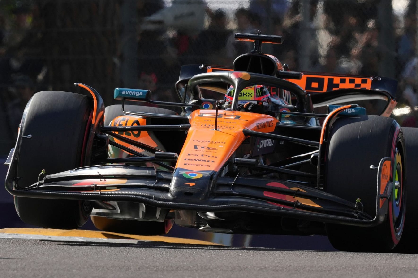Mit hauchdünnem Vorsprung durchgesetzt: Oscar Piastri auf der Strecke in Imola.