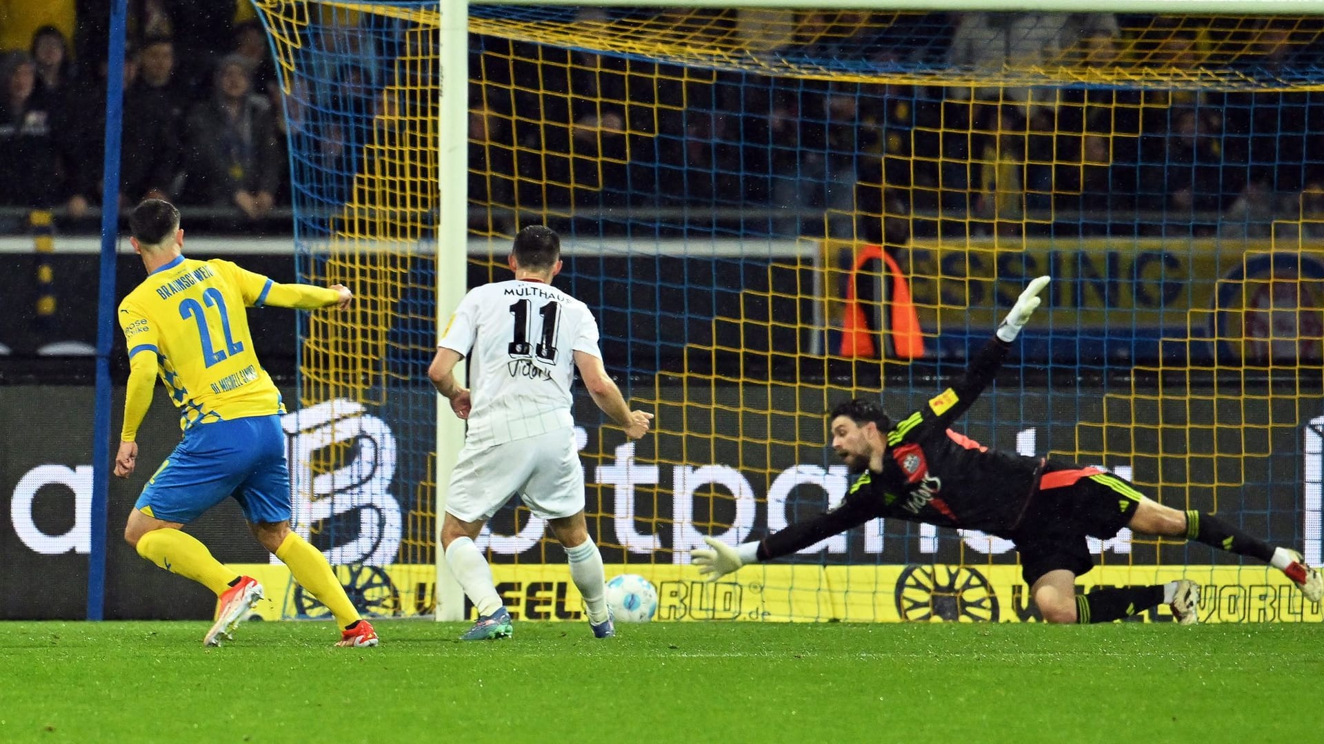 Eintracht Braunschweig - 1. FC Saarbrücken Eintracht Braunschweig - 1. FC Saarbrücken