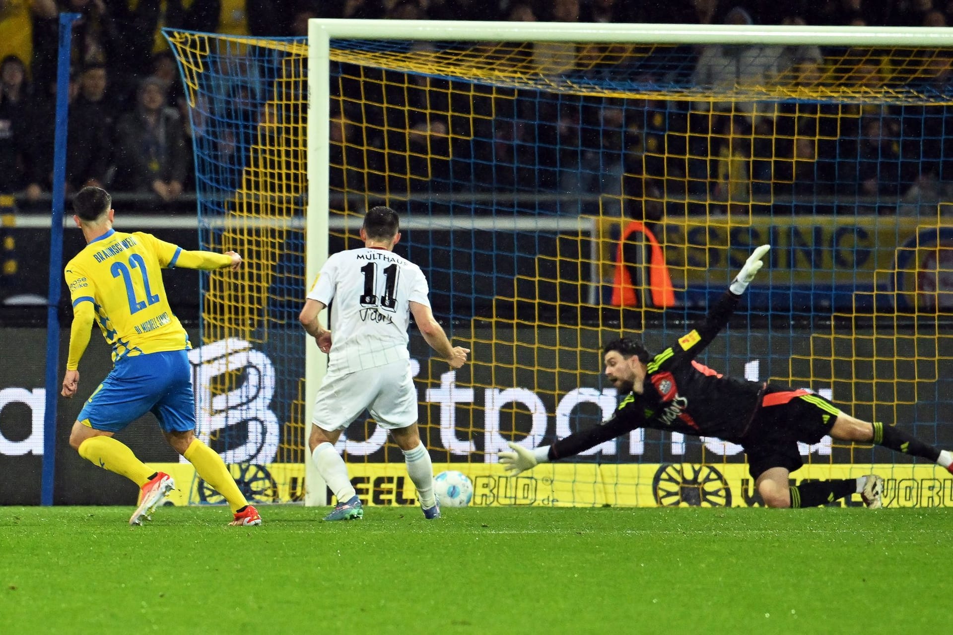 Eintracht Braunschweig - 1. FC Saarbrücken