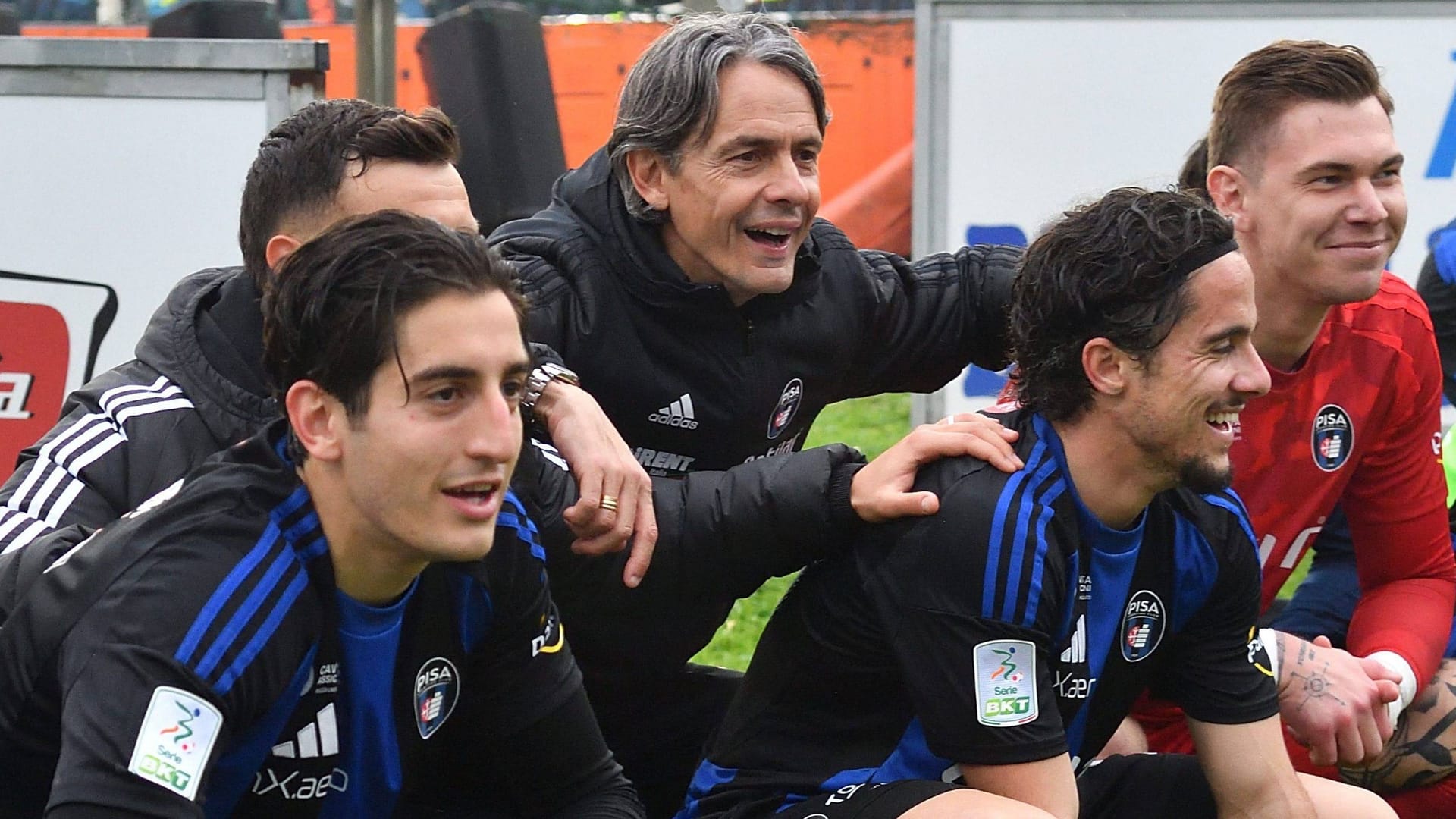 Trainer Pippo Inzaghi (M.) mit seinen Spielern: Historisches erreicht.