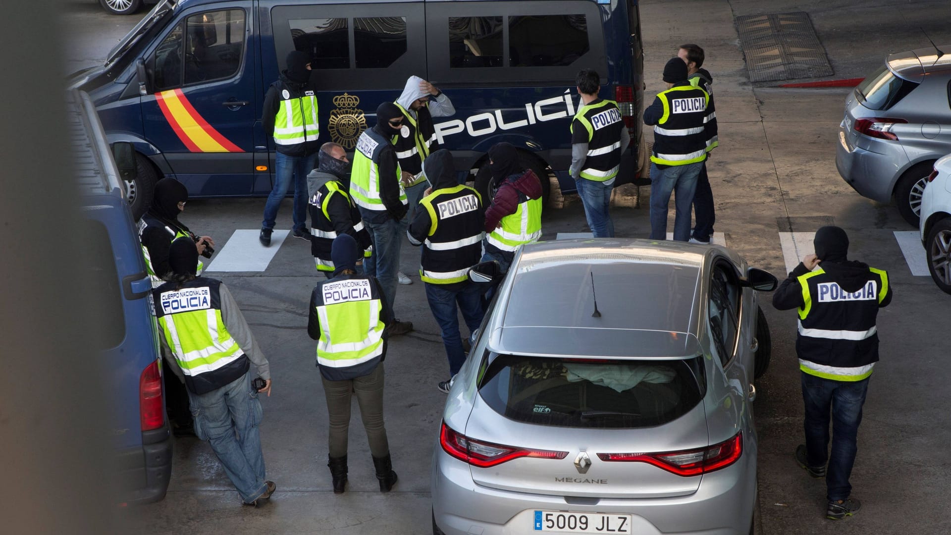 Polizeieinsatz in Sant Adria de Besos, Barcelona (Symbolbild): In dem für seinen Drogenhandel bekannten Viertel entdeckten die Ermittler den Van der Vermissten.