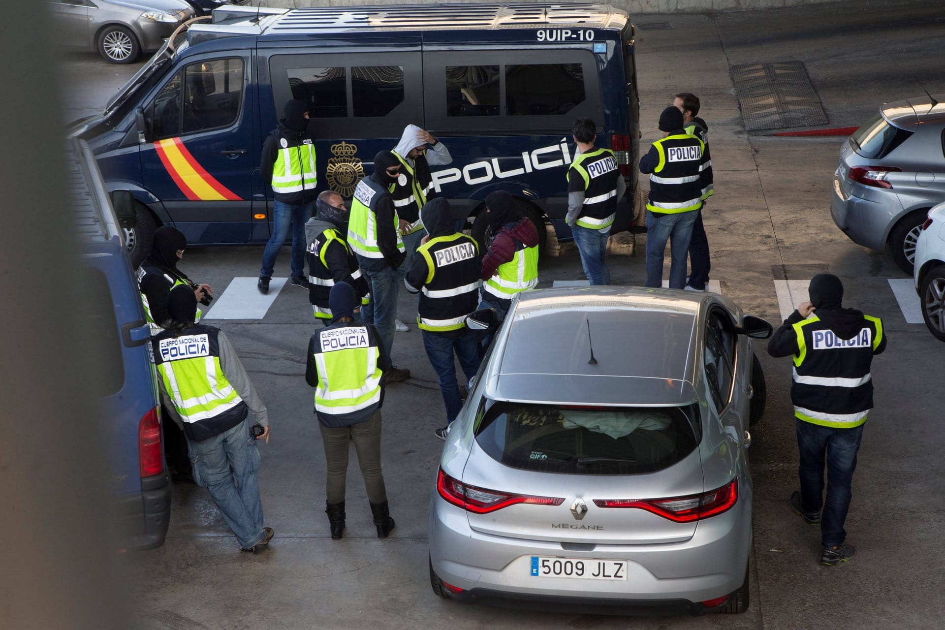 Polizeieinsatz in Sant Adria de Besos, Barcelona (Symbolbild): In dem für seinen Drogenhandel bekannten Viertel entdeckten die Ermittler den Van der Vermissten.