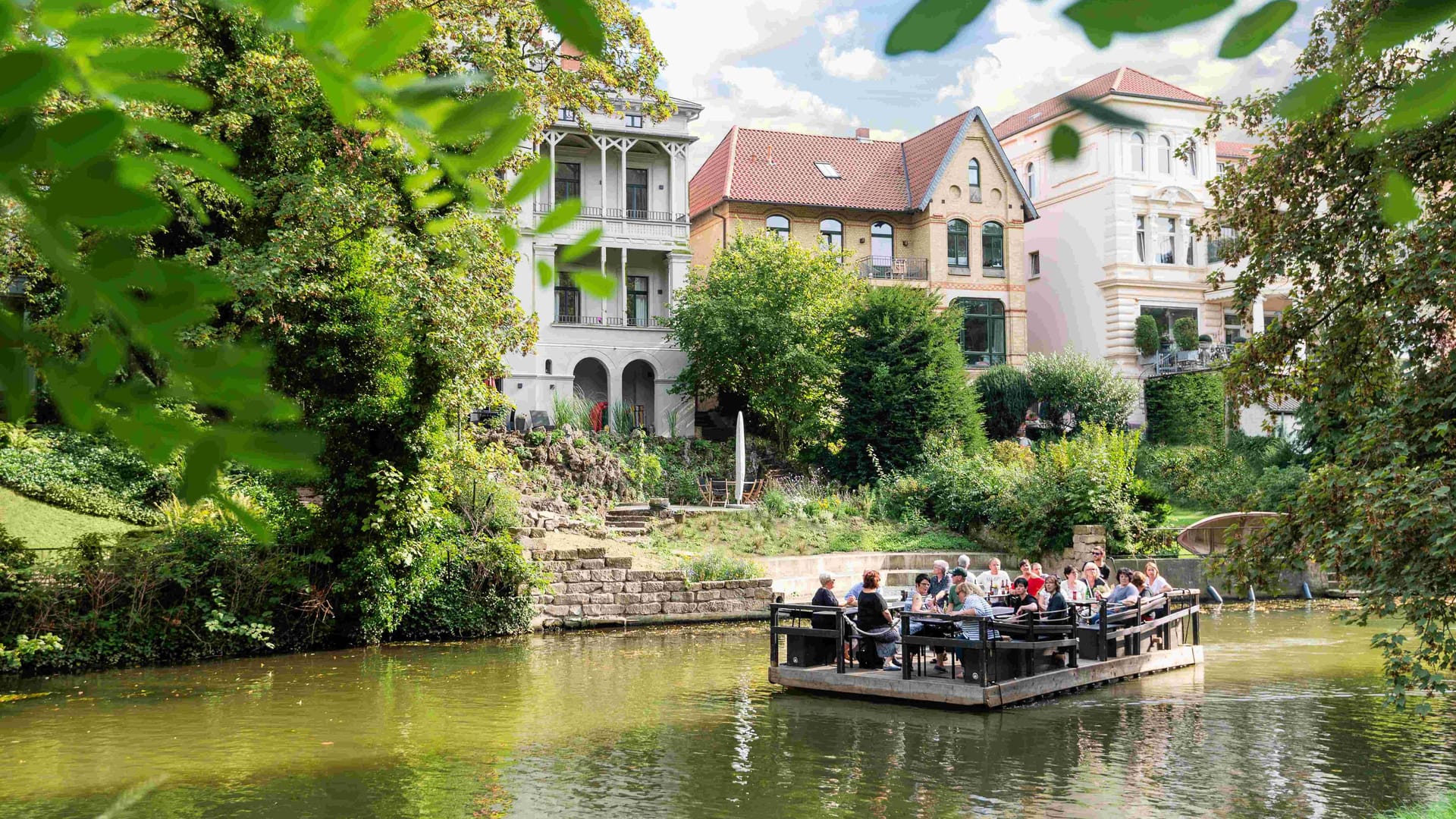 Leinen los: Ab sofort lässt sich die Oker per Floß erkunden.