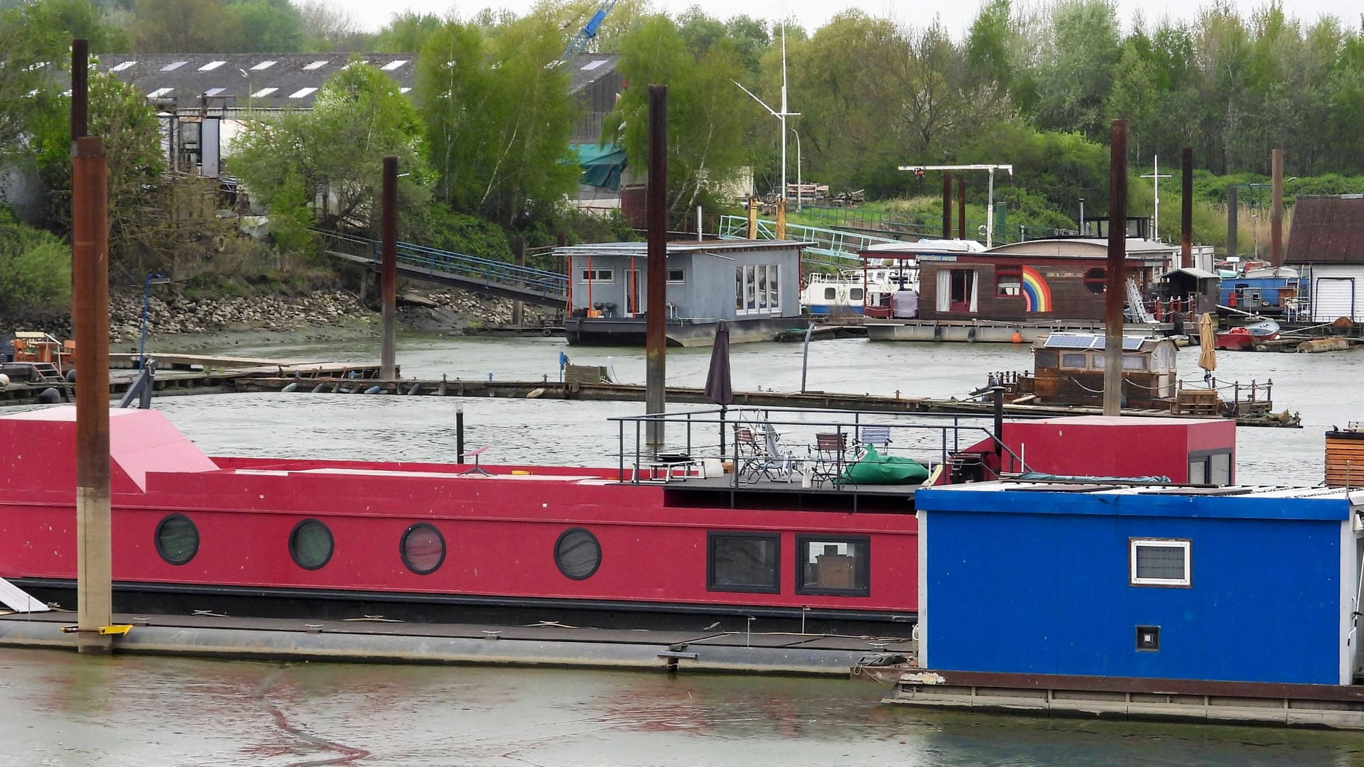 Das Hausboot in Hamburg-Moorfleet Das Hausboot in Hamburg-Moorfleet
