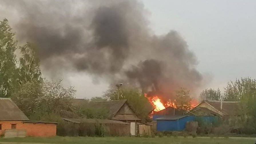 Brand an einer Elektronikfabrik in der Region Brjansk: Große Teile der Anlage sollen bei einem ukrainischen Angriff zerstört worden sein.