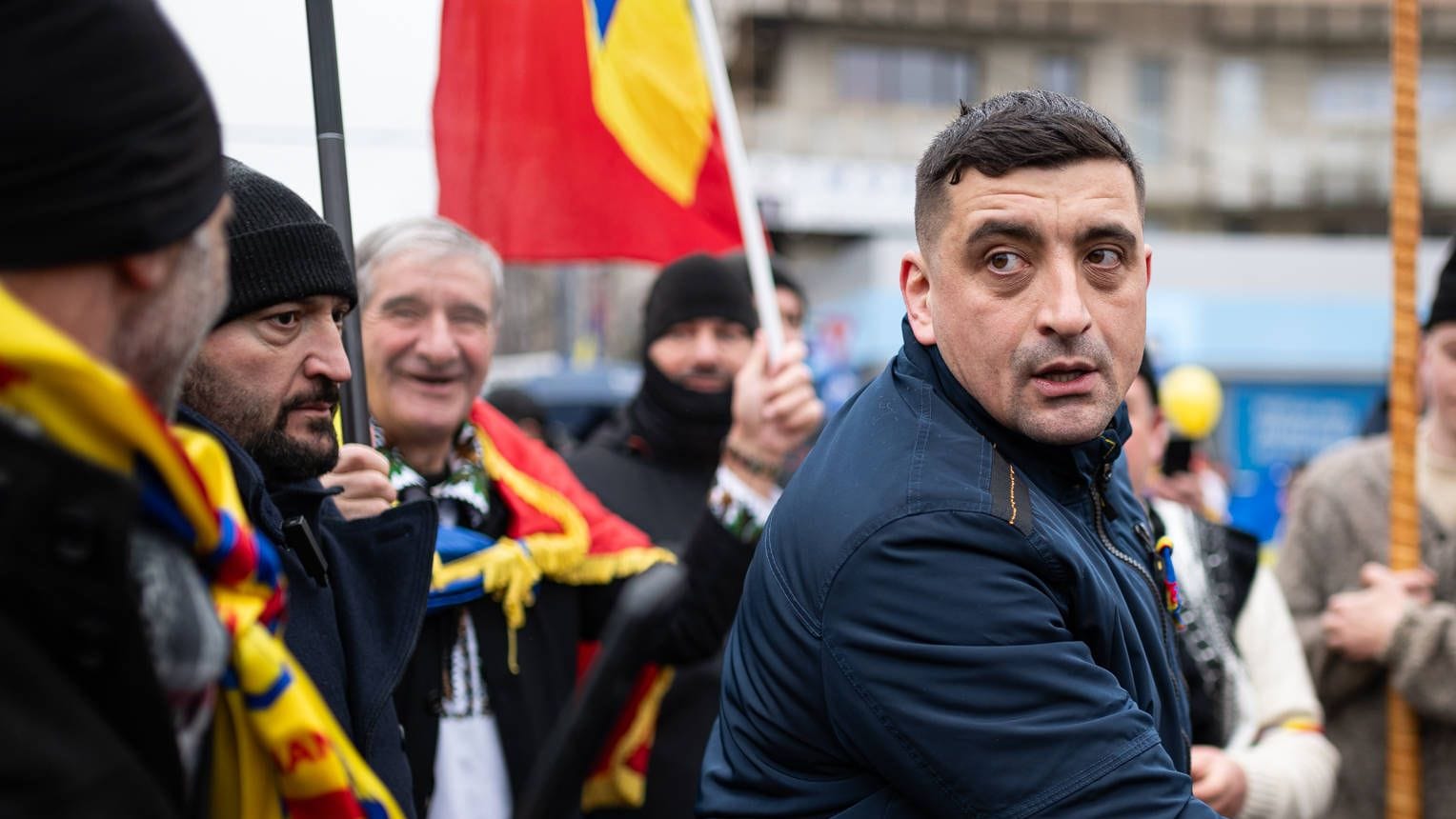 George Simion bei einer Demonstration gegen die rumänische Regierung (Archivbild): Die Annullierung der vorangegangenen Wahl bezeichnete er als Putsch.
