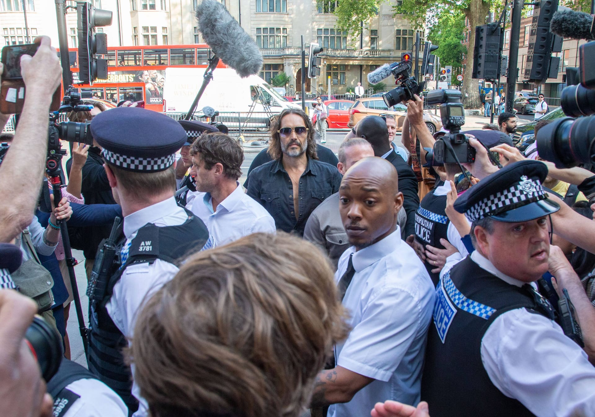 Russell Brand erschien am Westminster Magistrates' Court in London.