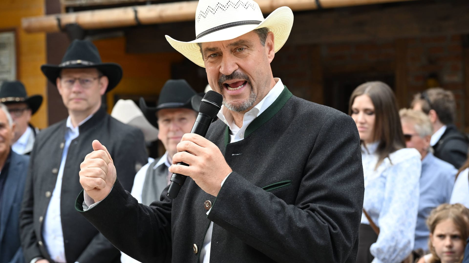 Markus Söder (CSU) in der bayerischen Westernstadt Pullman City: Er sieht Deutschland bei der Integration "überfordert".