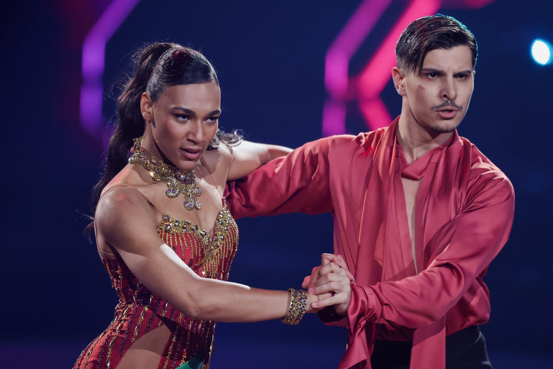 "Let's Dance": Marie Mouroum und Alexandru Ionel während ihrer Rumba. "Let's Dance": Marie Mouroum und Alexandru Ionel während ihrer Rumba.
