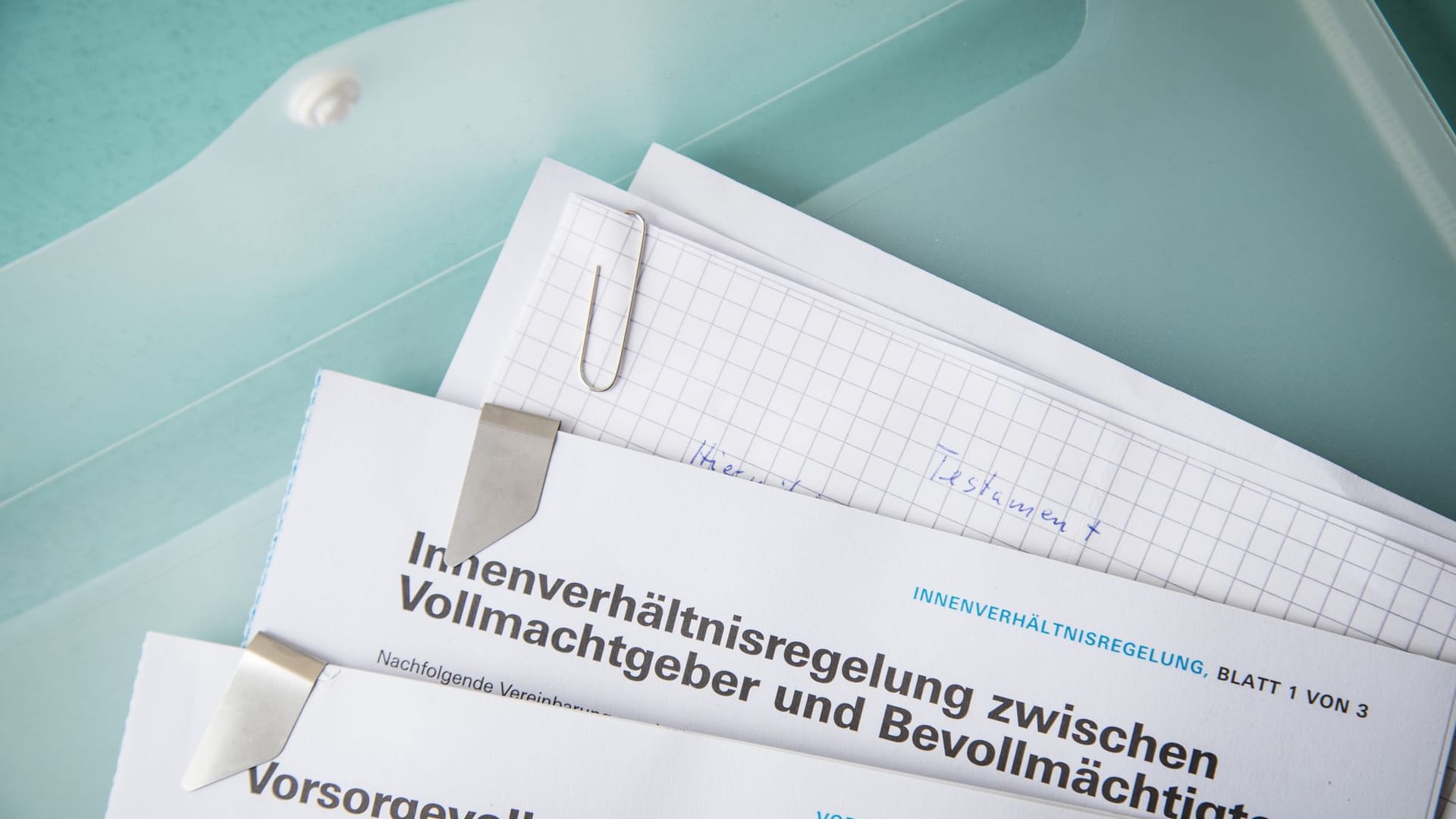Dokumentenmappe mit Vorsorgeunterlagen Dokumentenmappe mit Vorsorgeunterlagen