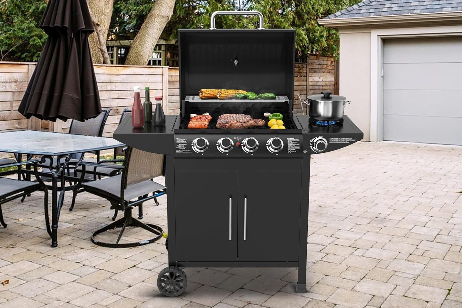 Gasgrill zum Schnäppchenpreis: Bei Aldi sichern Sie sich einen Gasgrill mit vier Brennern von El Fuego für weniger als 180 Euro.
