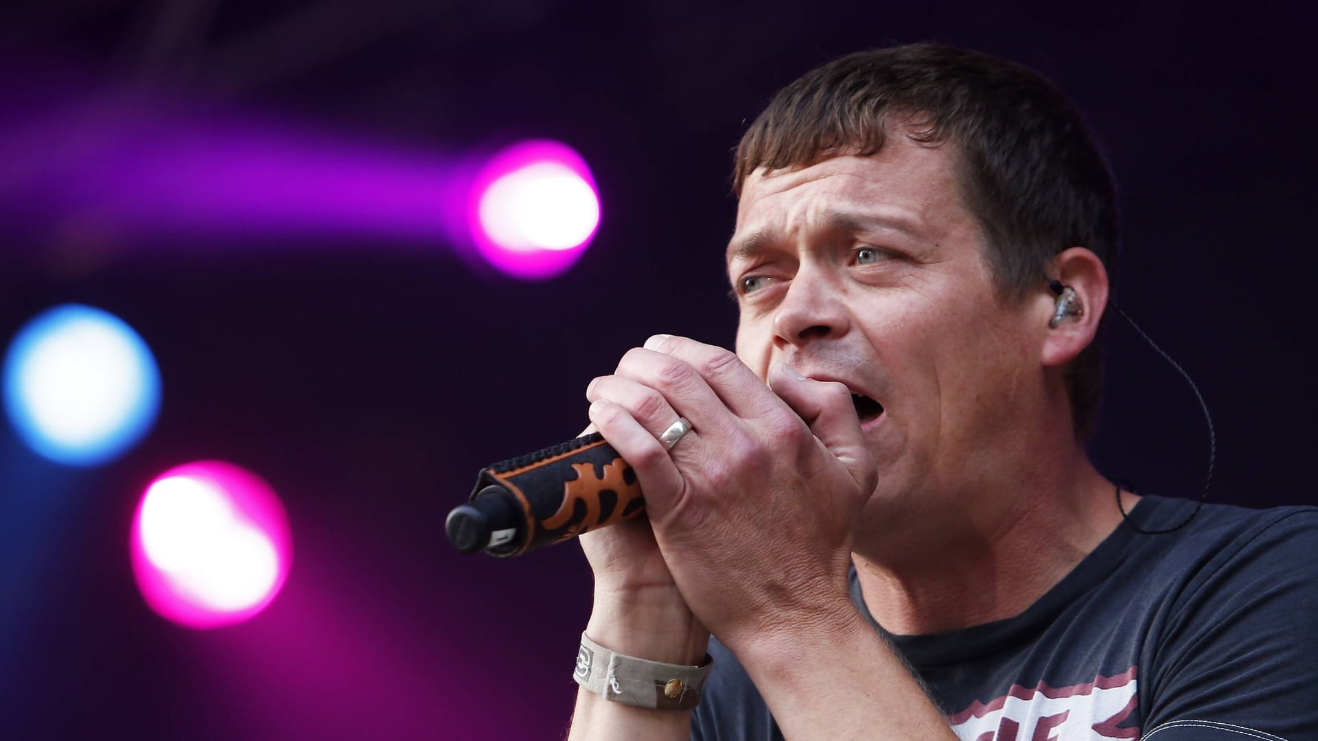 Brad Arnold: Der Sänger der US-Rockband 3 Doors Down ist schwer krank.
