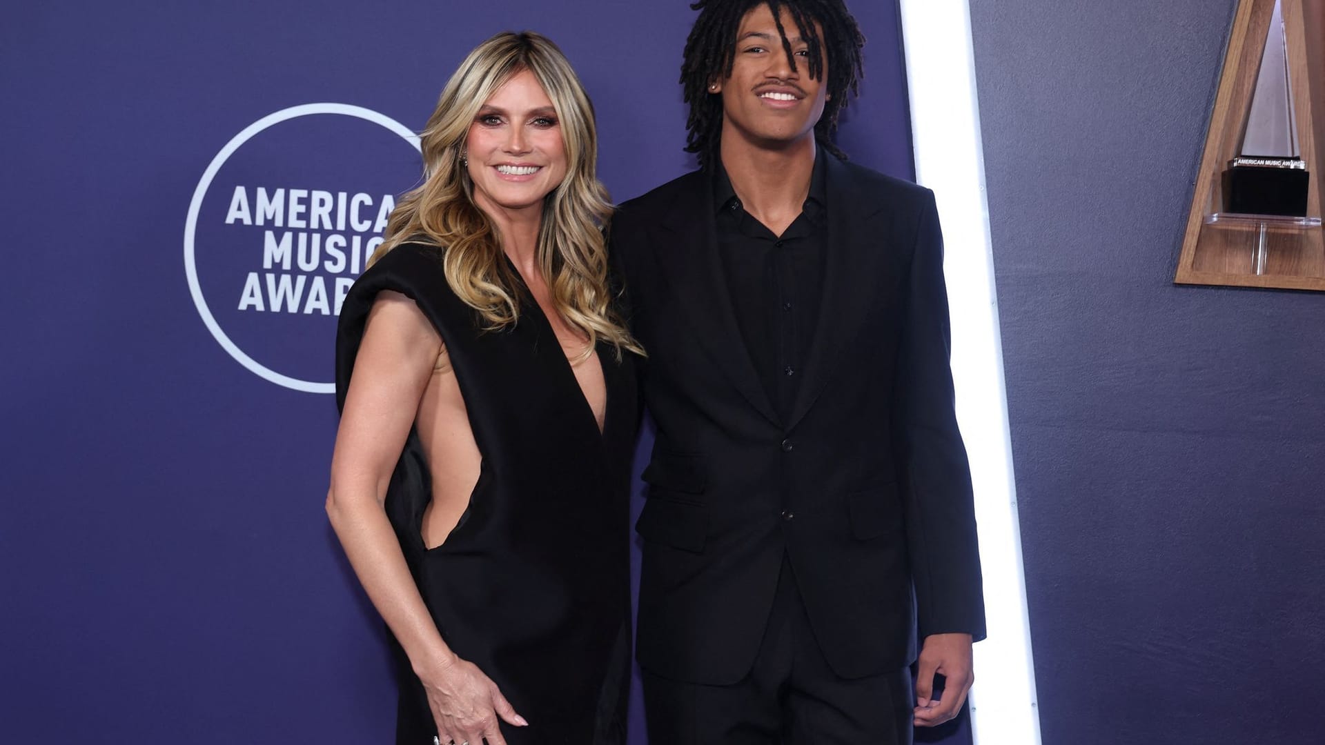 Heidi Klum und Sohn Henry Samuel bei den American Music Awards 2025.