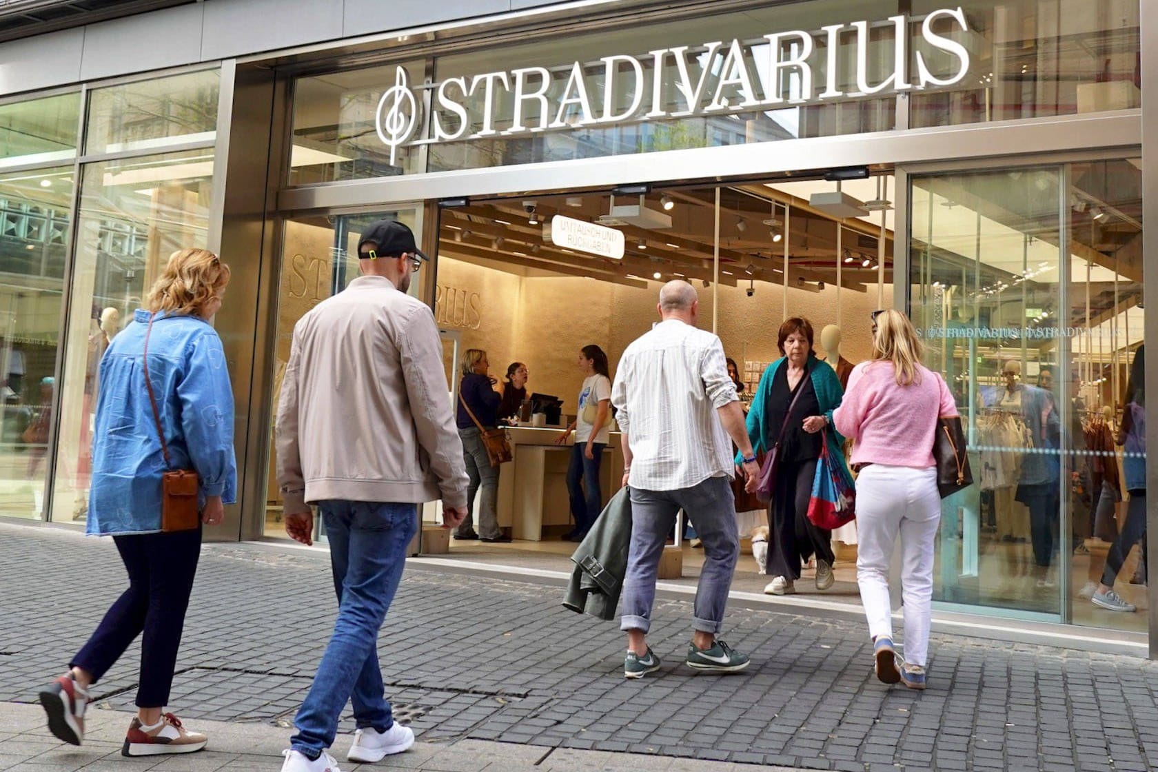 Eine Filiale von Stradivarius in Hannover (Symbolbild): Nun gibt es auch ein Geschäft in Bremen.