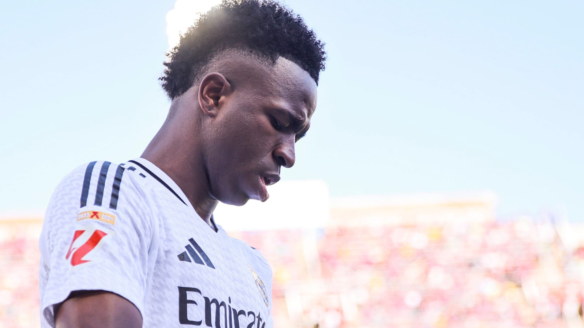 Vinícius Júnior: Er wurde Opfer mehrerer Beleidigungen. Vinícius Júnior: Er wurde Opfer mehrerer Beleidigungen.