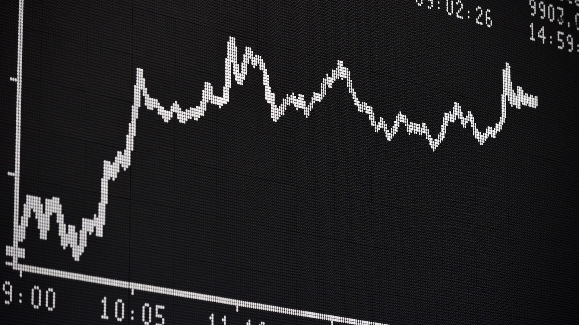 Dax-Kurve im Händlersaal der Börse in Frankfurt am Main (Archivbild): Seit Jahresbeginn ist der deutsche Aktienindex um 20 Prozent gestiegen.