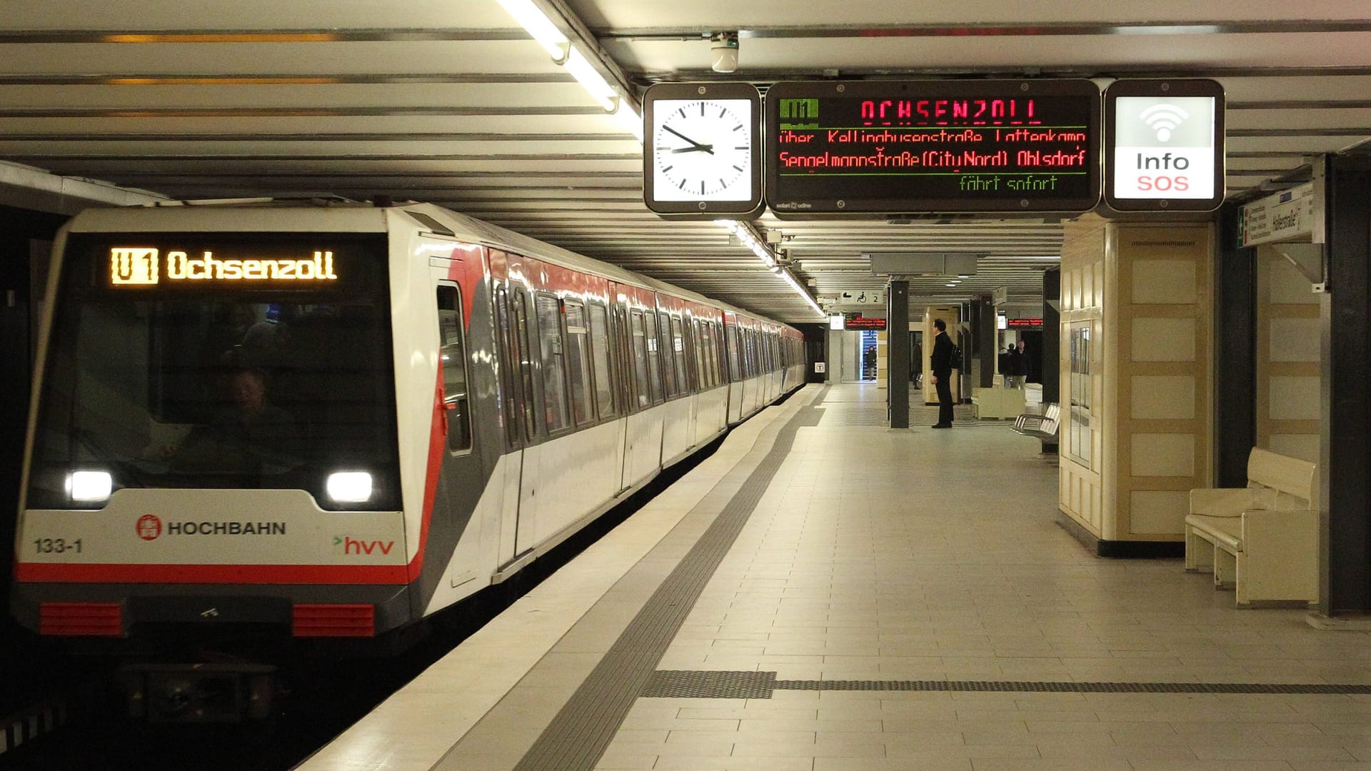 Eine U-Bahn der Linie U1 (Symbolbild): Eine U-Bahn der Linie U1 (Symbolbild):