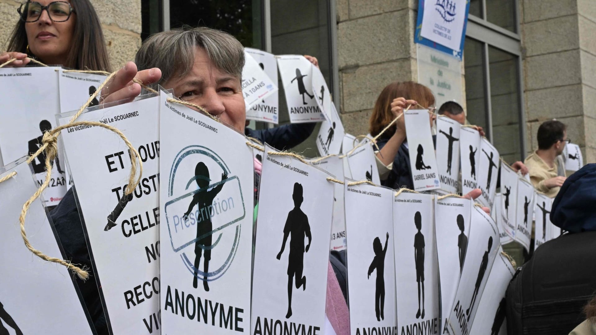 Prozess in Frankreich wegen Vergewaltigungen - Demonstration