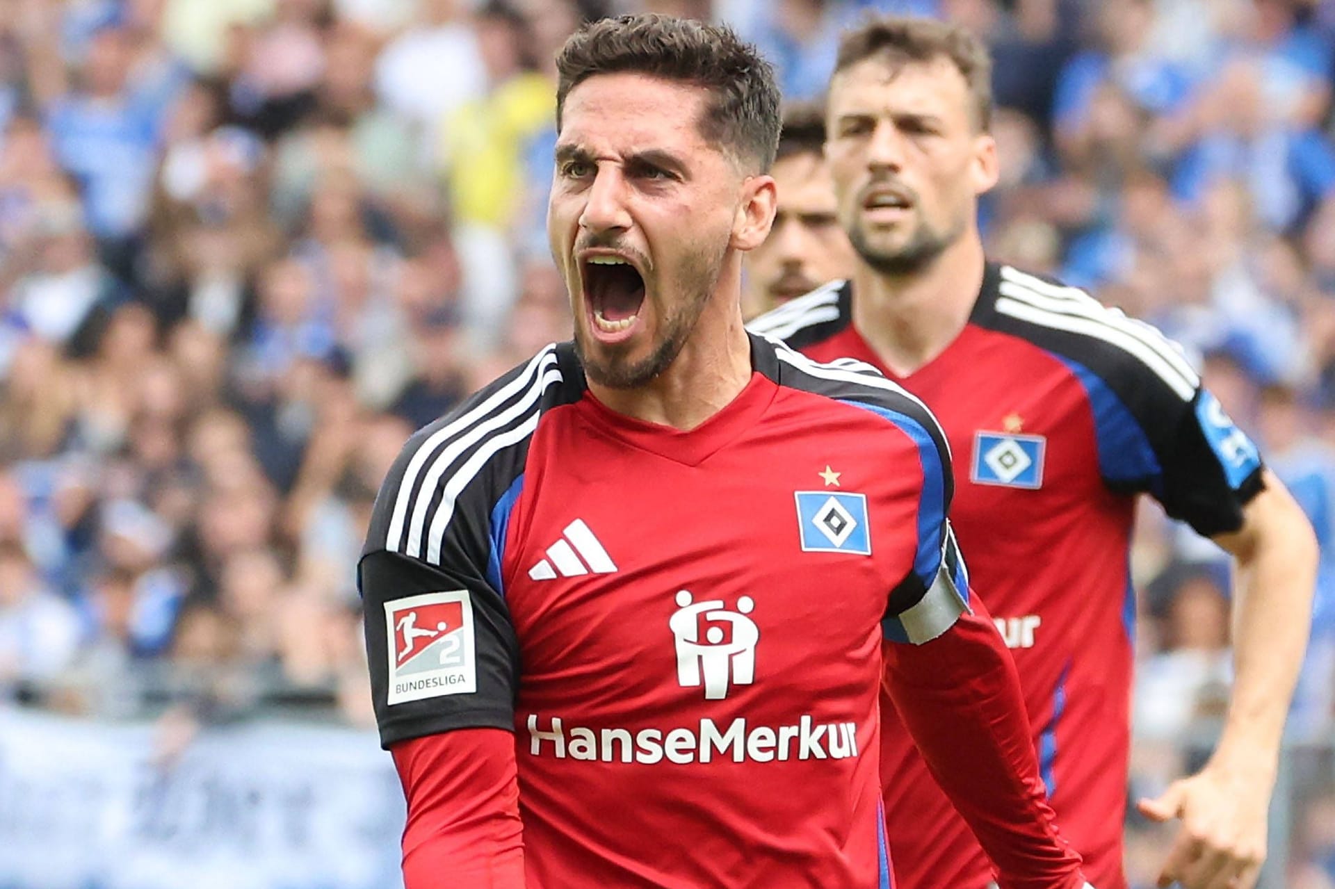 Ludovit Reis bejubelt sein 1:0-Tor in Darmstadt: Der HSV könnte am Samstag nicht nur aufsteigen, sondern auch die Zweitliga-Meisterschaft gewinnen.