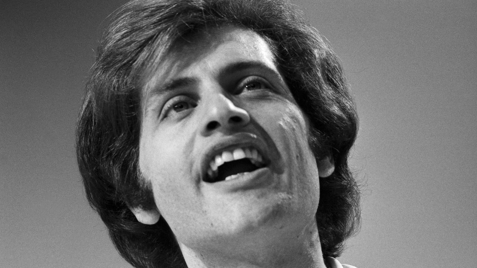 Salvatore Adamo im Jahr 1969: Das Lied "Es geht eine Träne auf Reisen" des belgischen Sängers wurde am häufigsten als Wunschlied für Scholz' Zapfenstreich genannt.